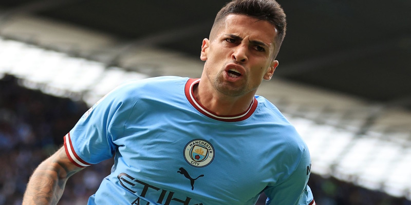 hinh-anh-cau-thu-bong-da-joao-cancelo-tu-trien-vong-den-ngoi-sao-sang-choi-3431-1
