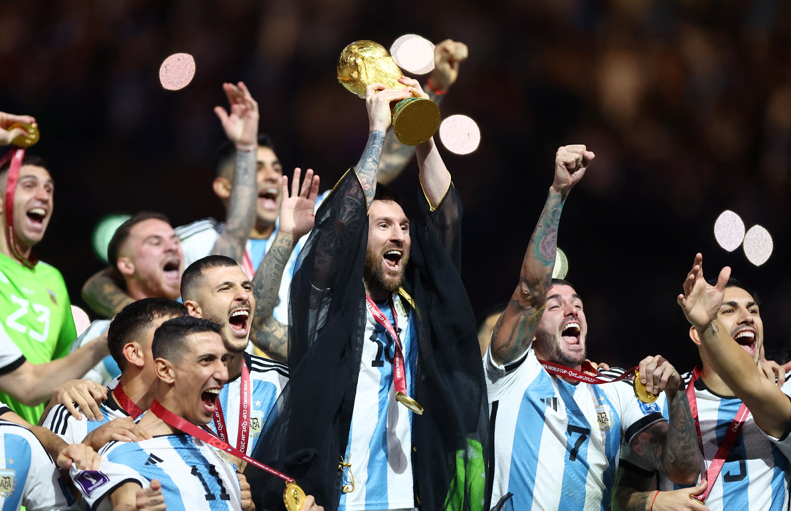 hinh-anh-giai-dap-thac-mac-ve-world-cup-to-chuc-may-nam-mot-lan-2834-1