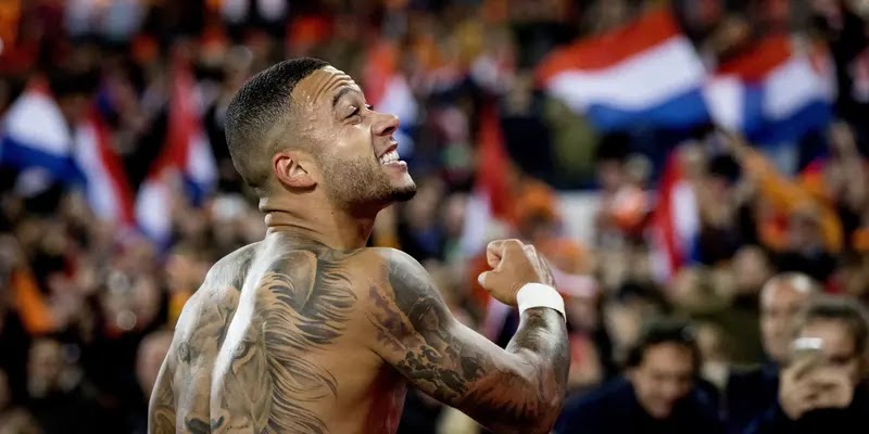 hinh-anh-cau-thu-bong-da-memphis-depay-tu-chang-trai-tre-den-ngoi-sao-san-co-3263-1
